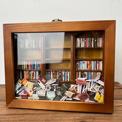 Étagère du/de la passionné(e) de livres miniatures